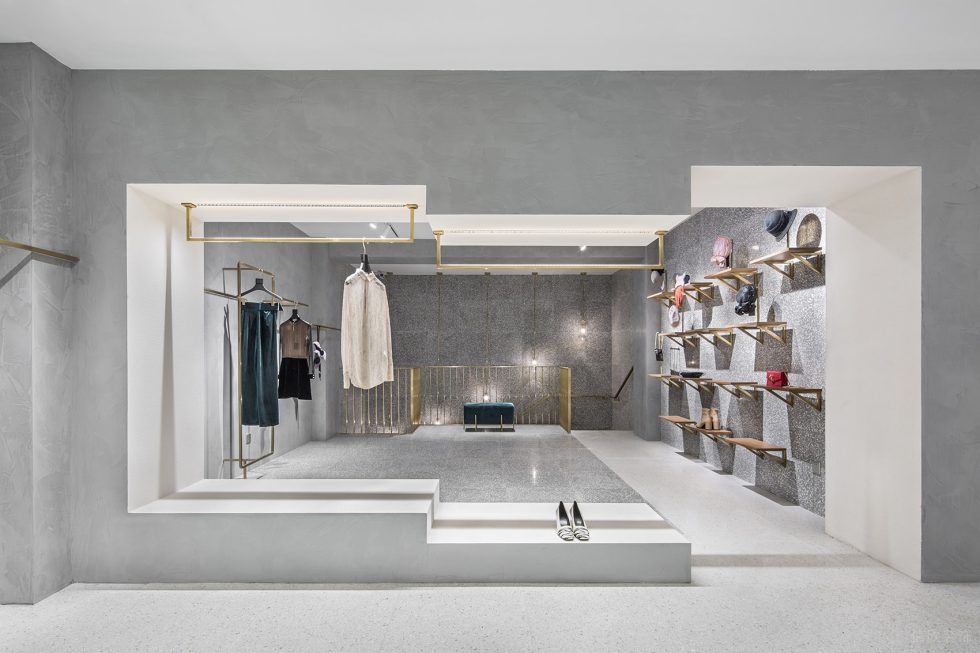 深圳市寶安中心城o.t.s時尚買手店店裝修設計灰色半開放式墻面 深圳市寶安中心城o.t.s時尚買手店店裝修設計灰色半開放式墻面