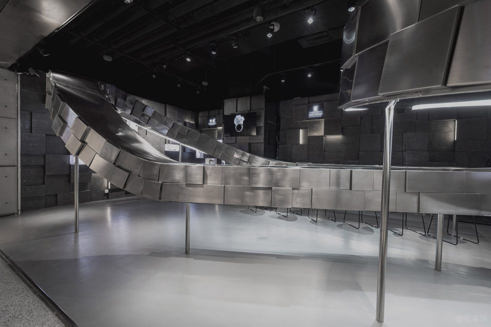 深圳市龍崗區(qū)觀瀾現(xiàn)代風(fēng)珠寶店裝修設(shè)計(jì)鋼結(jié)構(gòu)柜臺(tái)