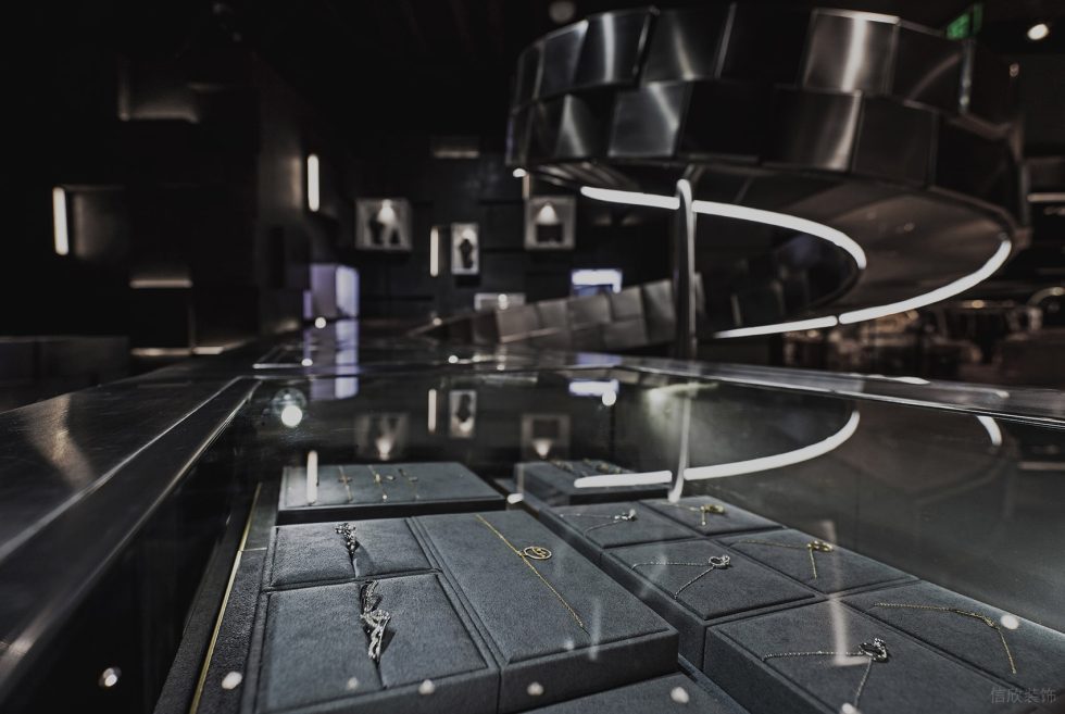 深圳市龍崗區(qū)觀瀾現(xiàn)代風(fēng)珠寶店裝修設(shè)計(jì)寶石展柜