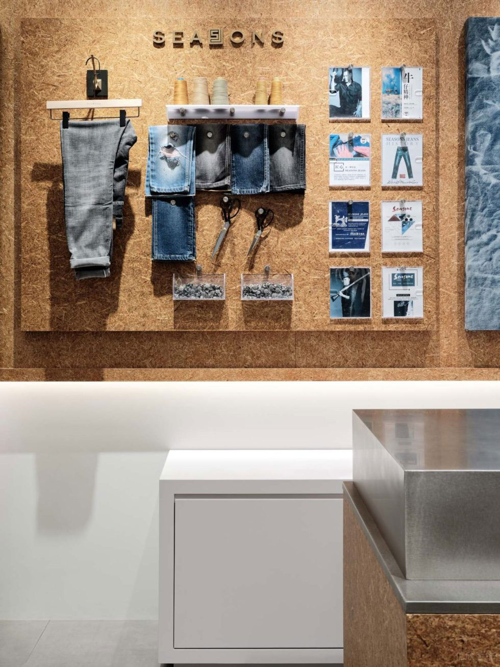 深圳市龍崗區(qū)坪地現(xiàn)代風(fēng)潮牌四季牛仔店鋪工藝展示墻