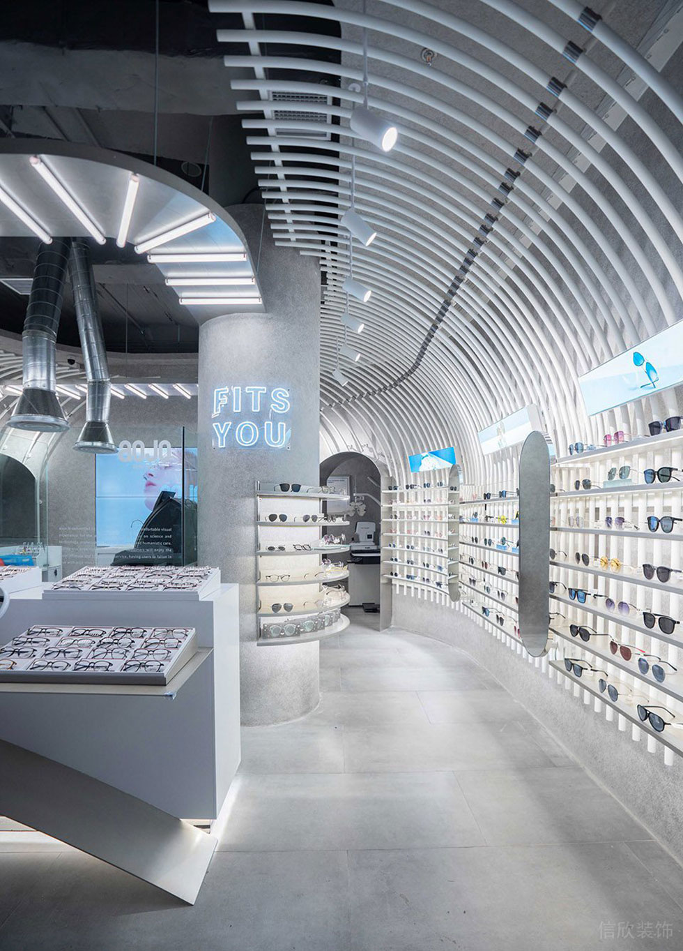 深圳市龍崗區(qū)中心城現(xiàn)代風(fēng)aojo眼鏡店拱形天花設(shè)計(jì)效果圖