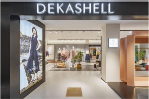 深圳市龍華區(qū)民治現(xiàn)代dekashell 女裝店鋪裝修設(shè)計(jì)門(mén)廳