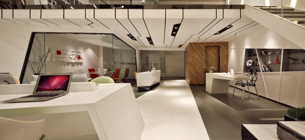 深圳寶安稻興環(huán)球科創(chuàng)中心350平方米現(xiàn)代主義科幻風(fēng)loft辦公室裝修案例一層天花黑色不銹鋼科幻造型線條 深圳寶安稻興環(huán)球科創(chuàng)中心350平方米現(xiàn)代主義科幻風(fēng)loft辦公室裝修案例一層天花黑色不銹鋼科幻造型線條