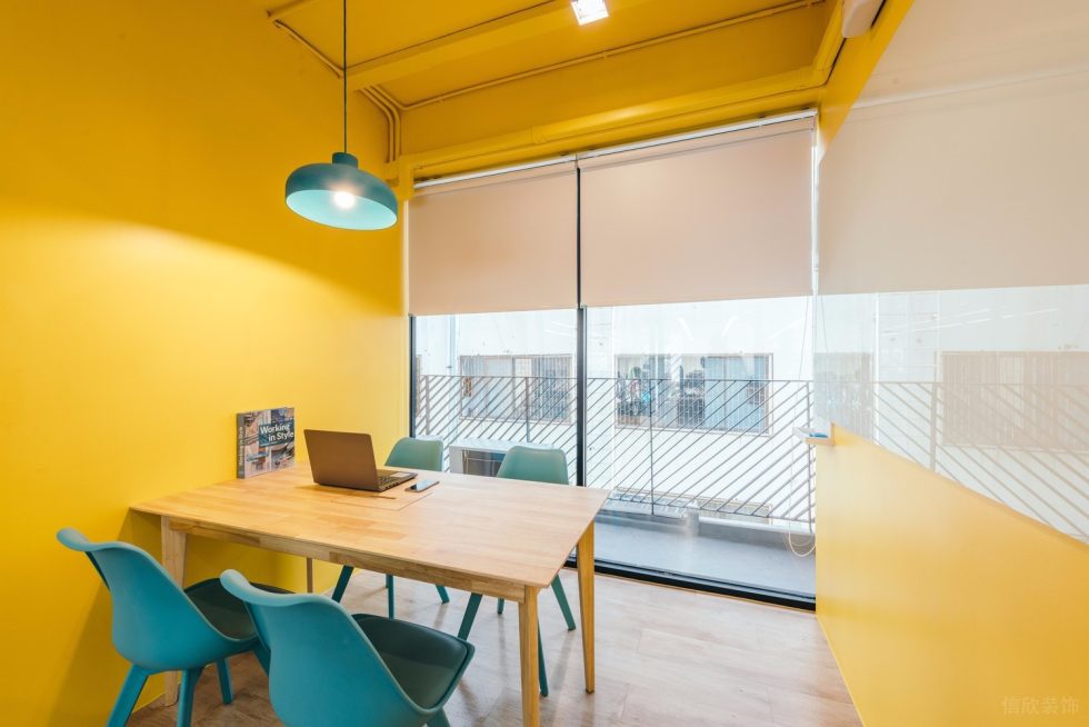 深圳寶安航城智谷中城未來產(chǎn)業(yè)園1500平方米簡約主義現(xiàn)代風(fēng)辦公室裝修案例黃色主題洽談室 深圳寶安航城智谷中城未來產(chǎn)業(yè)園1500平方米簡約主義現(xiàn)代風(fēng)辦公室裝修案例黃色主題洽談室