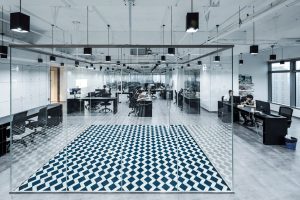 深圳寶安立新湖創(chuàng)意園1000平方米極簡(jiǎn)主義現(xiàn)代風(fēng)辦公室裝修案例辦公大廳