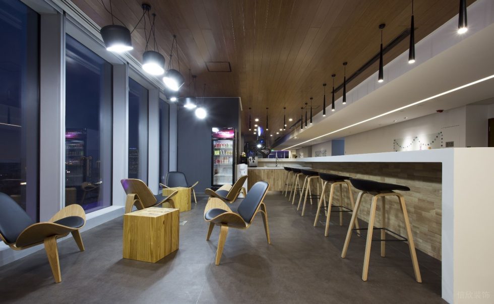 深圳龍華融創(chuàng)智匯大廈2600平方米簡約主義時尚風(fēng)辦公室裝修案例休閑廳木質(zhì)單人沙發(fā)組合 深圳龍華融創(chuàng)智匯大廈2600平方米簡約主義時尚風(fēng)辦公室裝修案例休閑廳木質(zhì)單人沙發(fā)組合