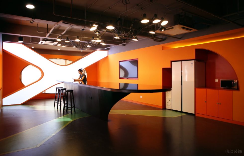 深圳南山凱達爾集團中心大廈2800平方米工業(yè)主義科幻風(fēng)辦公室裝修案例茶水休閑廳吧臺 深圳南山凱達爾集團中心大廈2800平方米工業(yè)主義科幻風(fēng)辦公室裝修案例茶水休閑廳吧臺