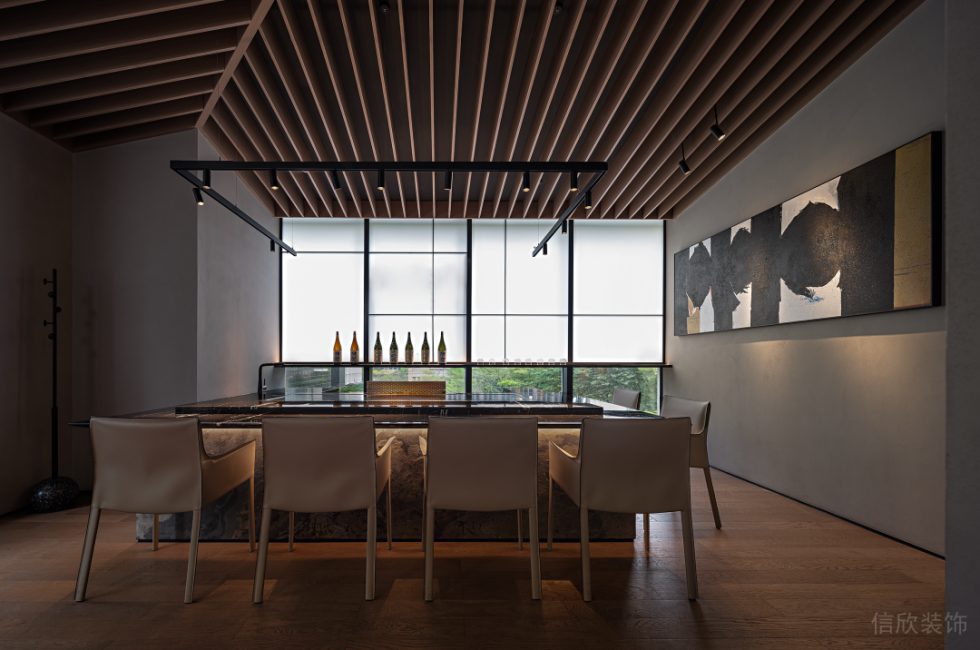 高級輕奢日料餐廳環(huán)形用餐區(qū)裝修設計