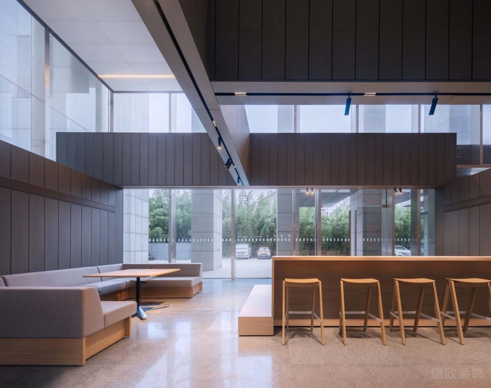 海松大廈現(xiàn)代原木風(fēng)咖啡店裝修設(shè)計(jì)方案 店鋪休息放松區(qū)