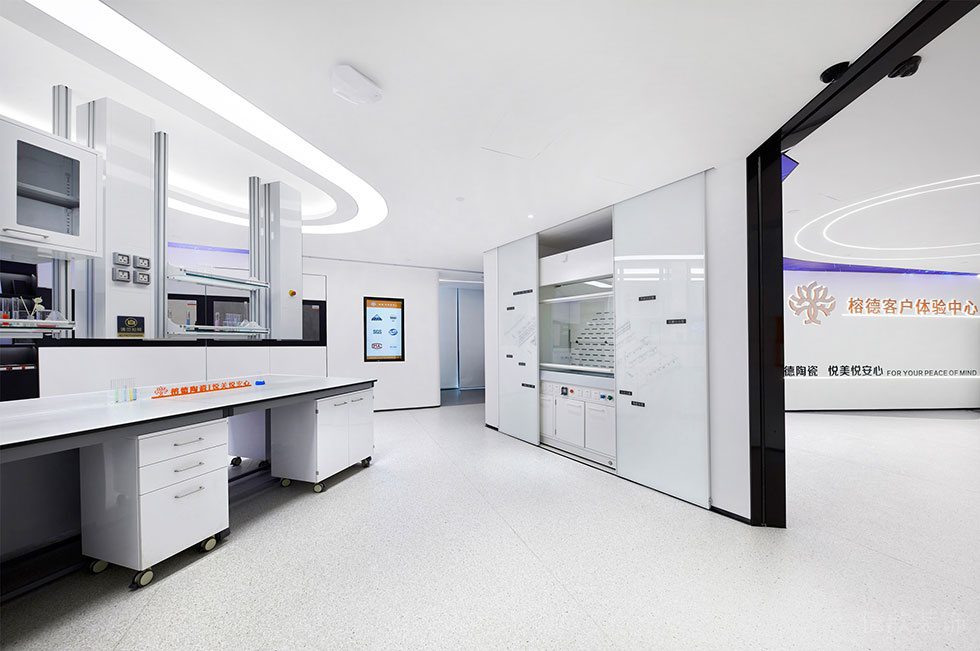 極簡(jiǎn)白色風(fēng)格辦公室裝修設(shè)計(jì)方案 實(shí)驗(yàn)室 (2)