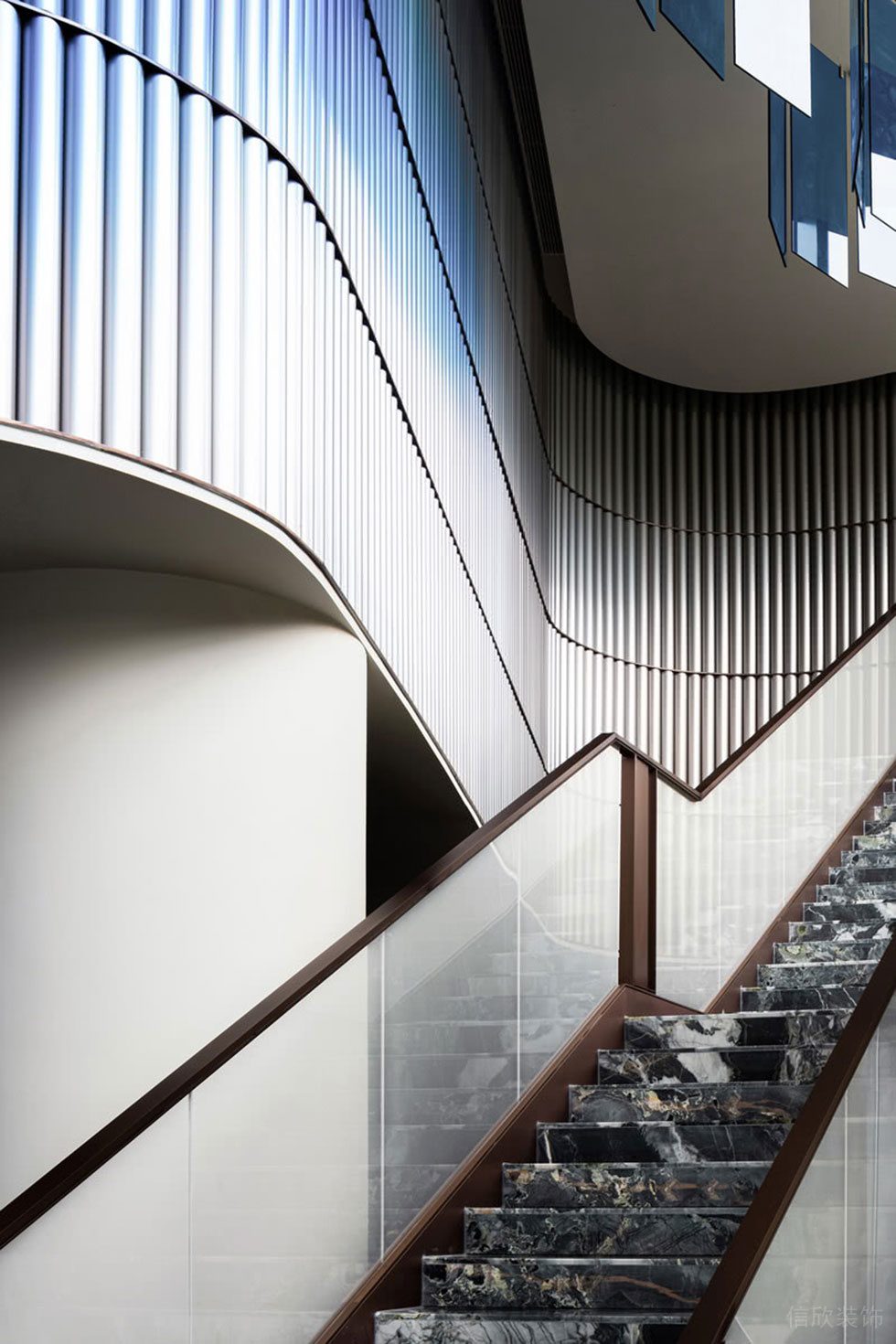 簡約清新低奢風格辦公室裝修案例 樓梯細節(jié)圖