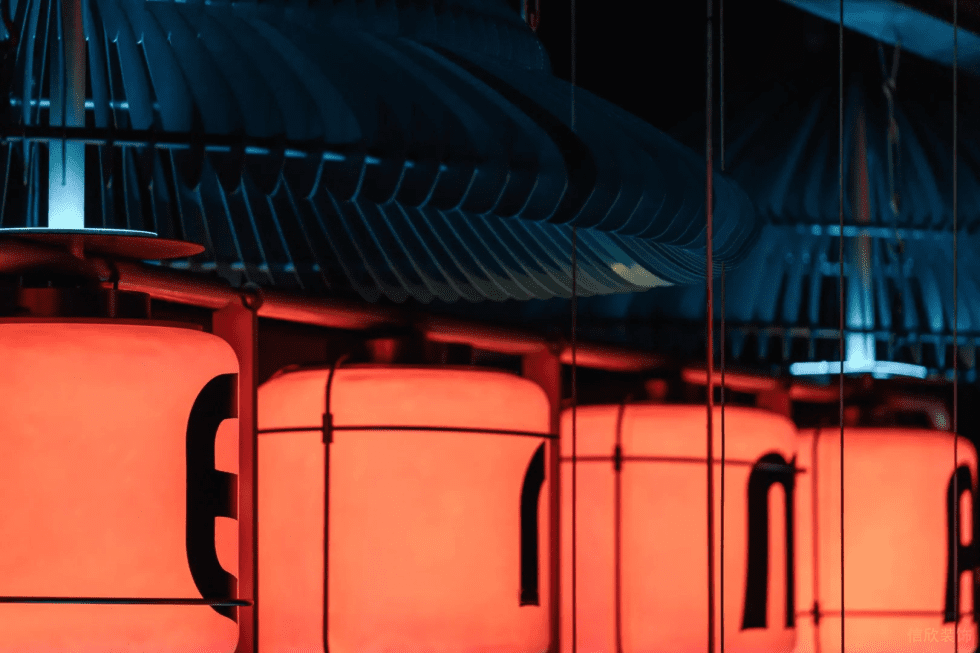 深圳寶安傳統(tǒng)現代結合酒館招牌裝修設計