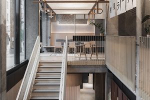 深圳寶安復(fù)古日式餐廳復(fù)古樓梯裝修設(shè)計(jì)