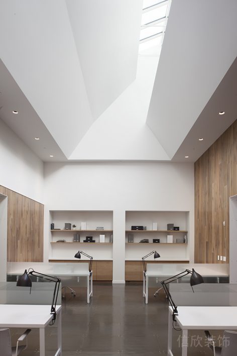 深圳寶安匯聚創(chuàng)新園1000平方米淺色調(diào)原木簡(jiǎn)約風(fēng)辦公室裝修案例辦公區(qū)純白色天花 深圳寶安匯聚創(chuàng)新園1000平方米淺色調(diào)原木簡(jiǎn)約風(fēng)辦公室裝修案例辦公區(qū)純白色天花