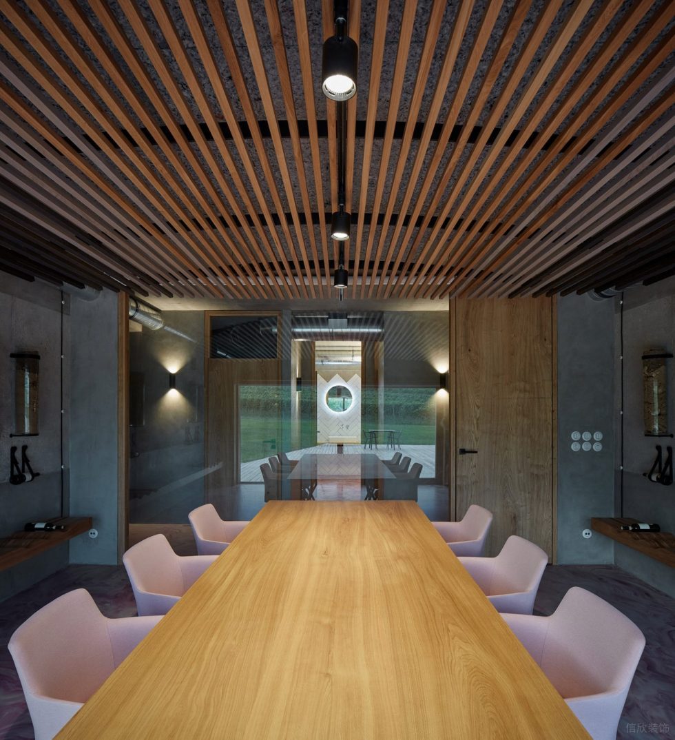 深圳寶安簡約輕工業(yè)酒館多人餐區(qū)裝修設計