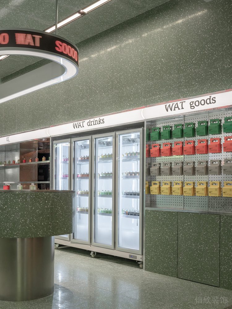 深圳寶安區(qū)簡(jiǎn)約休閑風(fēng)酒吧商品柜內(nèi)嵌裝修設(shè)計(jì)