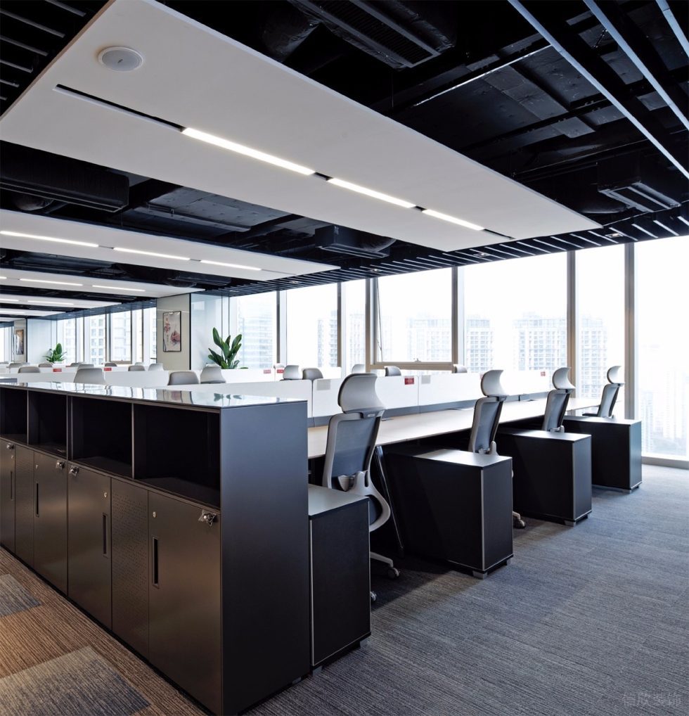 深圳龍崗惠恒大廈現(xiàn)代簡(jiǎn)約風(fēng)格設(shè)計(jì)理念辦公室裝修案例辦公區(qū)采光效果