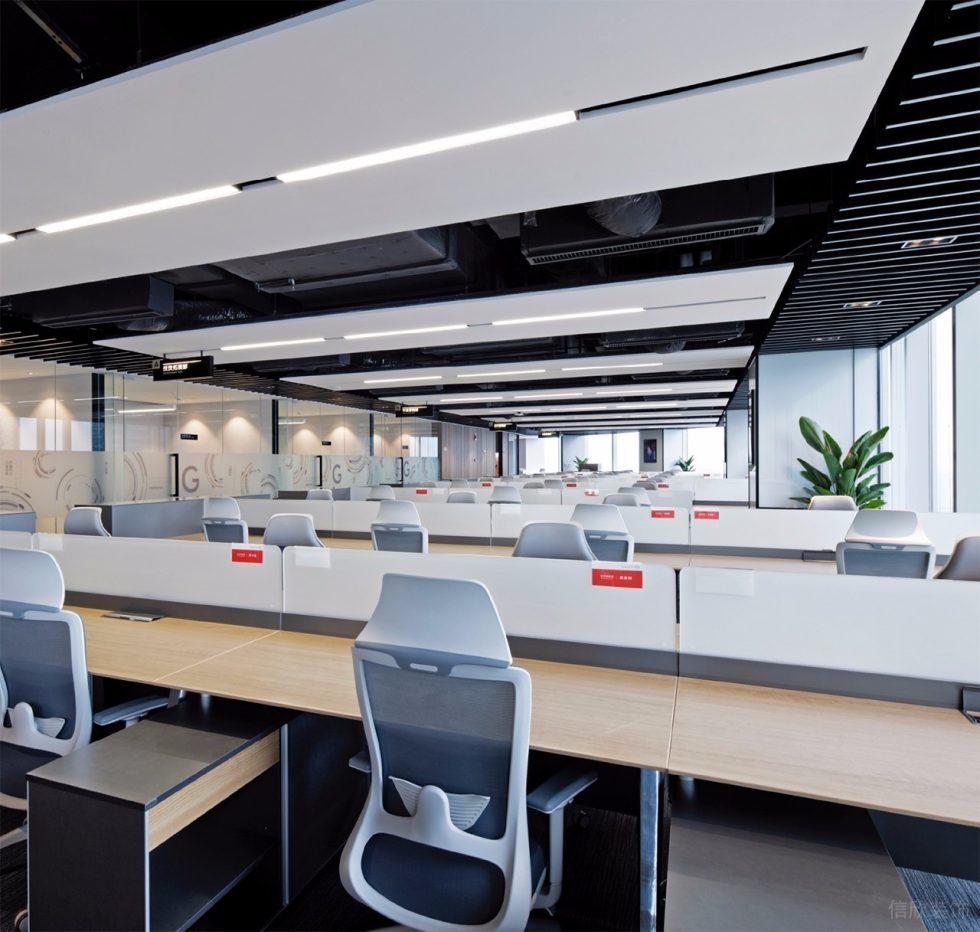 深圳龍崗惠恒大廈現(xiàn)代簡(jiǎn)約風(fēng)格設(shè)計(jì)理念辦公室裝修案例辦公區(qū)