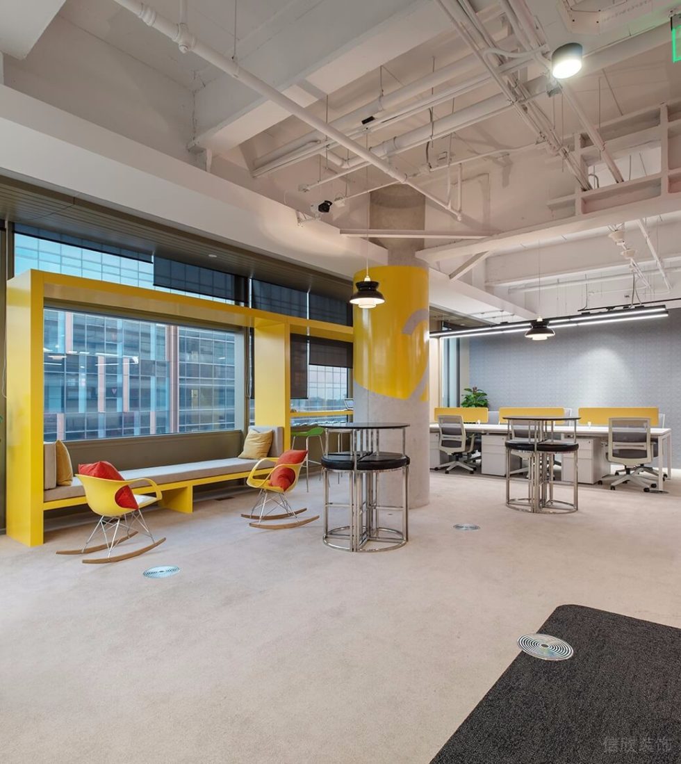 深圳龍崗山海商業(yè)廣場工業(yè)現(xiàn)代風設(shè)計特色辦公室裝修案例技術(shù)部門辦公區(qū)