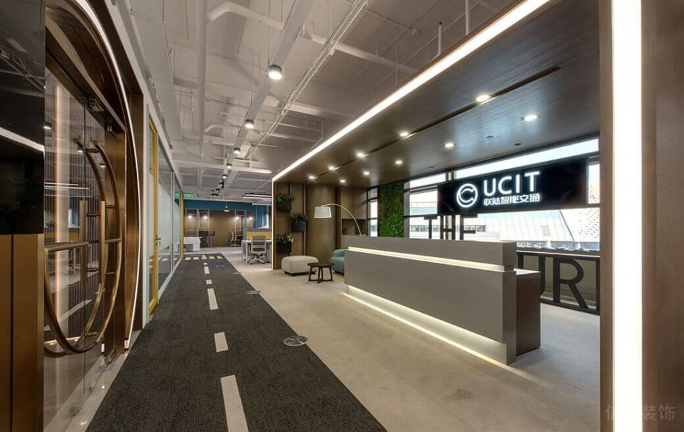 深圳龍崗山海商業(yè)廣場工業(yè)現(xiàn)代風設(shè)計特色辦公室裝修案例前廳