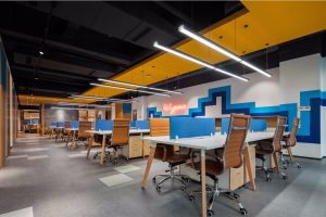 深圳龍崗億源通創(chuàng)新產(chǎn)業(yè)園現(xiàn)代工業(yè)風設(shè)計特色辦公室裝修案例辦公廳效果圖