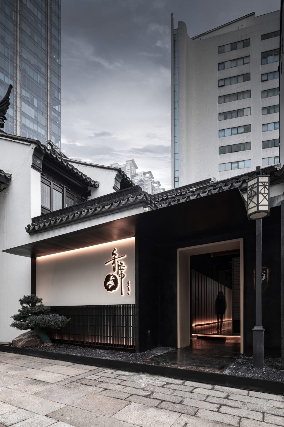 深圳龍華日式禪意餐極簡(jiǎn)廳門(mén)面設(shè)計(jì)裝修