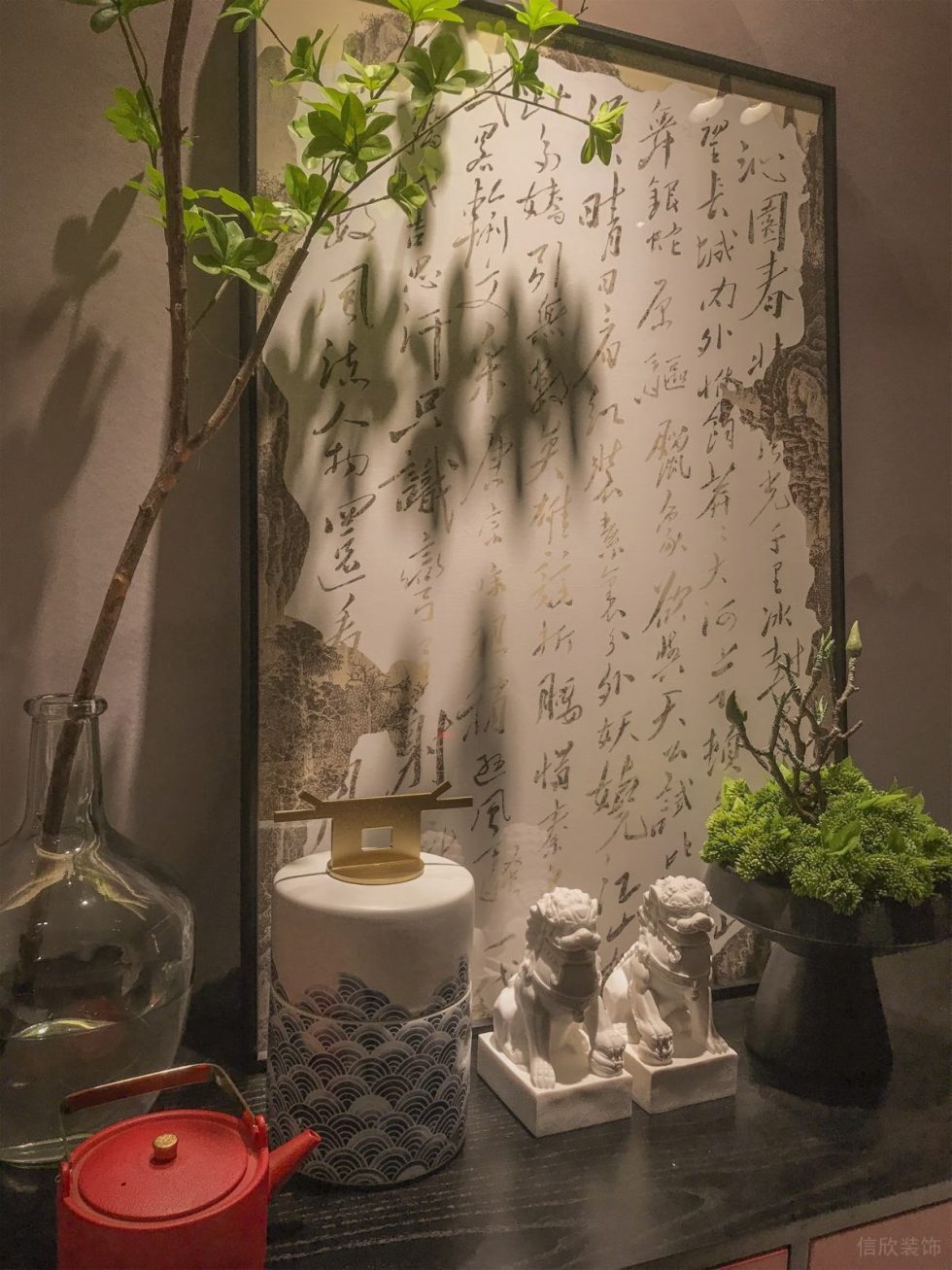 深圳龍華新中式風(fēng)格餐廳入口玄關(guān)書法裝飾古色古香裝修設(shè)計