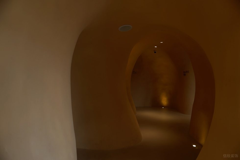 深圳南山洞穴造型餐廳多層次過道裝修設(shè)計(jì)