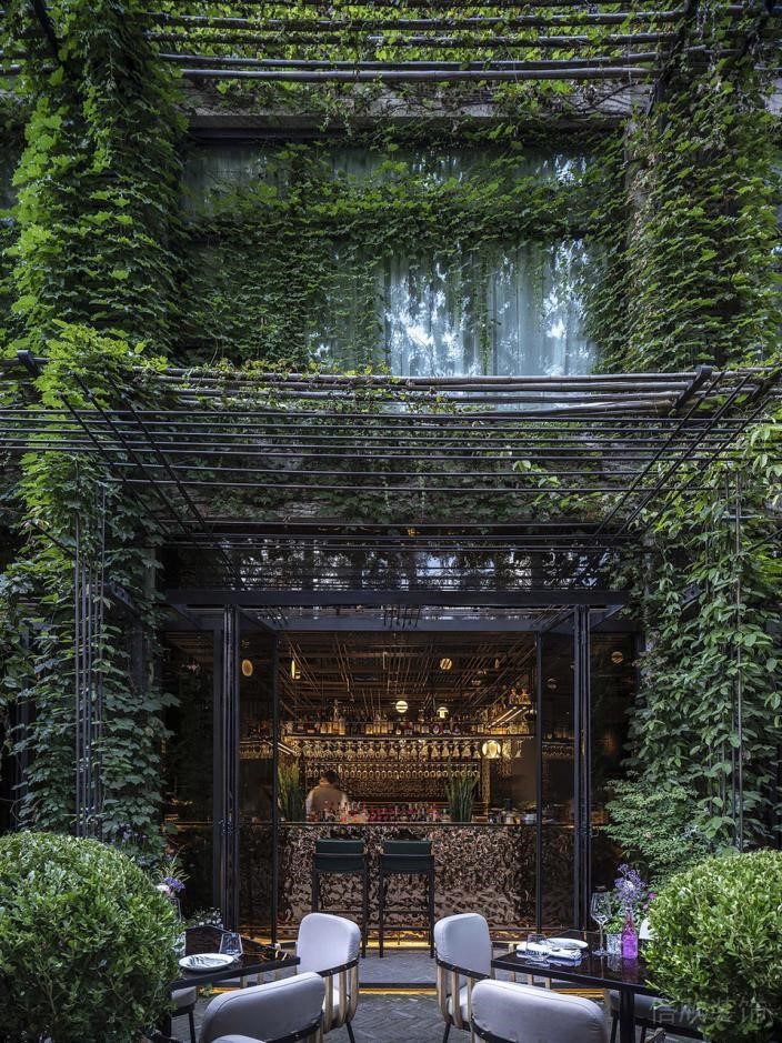 深圳南山工業(yè)風餐廳入口設計裝修