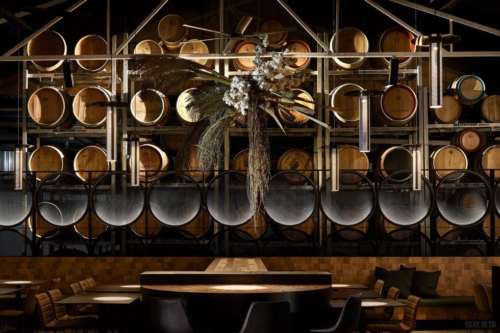 深圳南山黑金高雅酒吧背景墻設(shè)計裝修