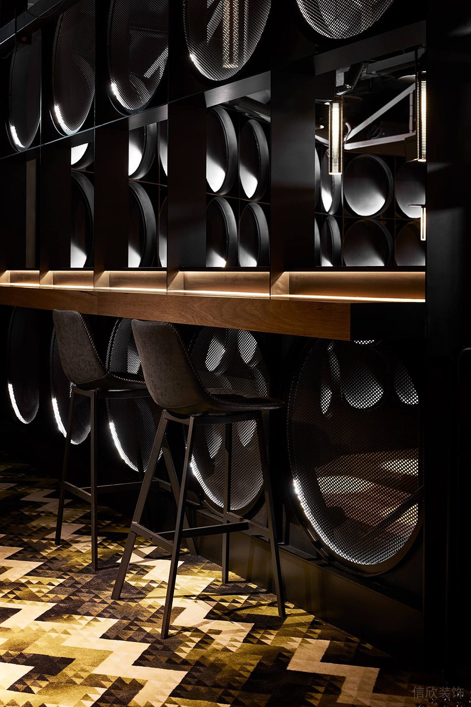 深圳南山黑金高雅酒吧吧臺區(qū)設(shè)計裝修