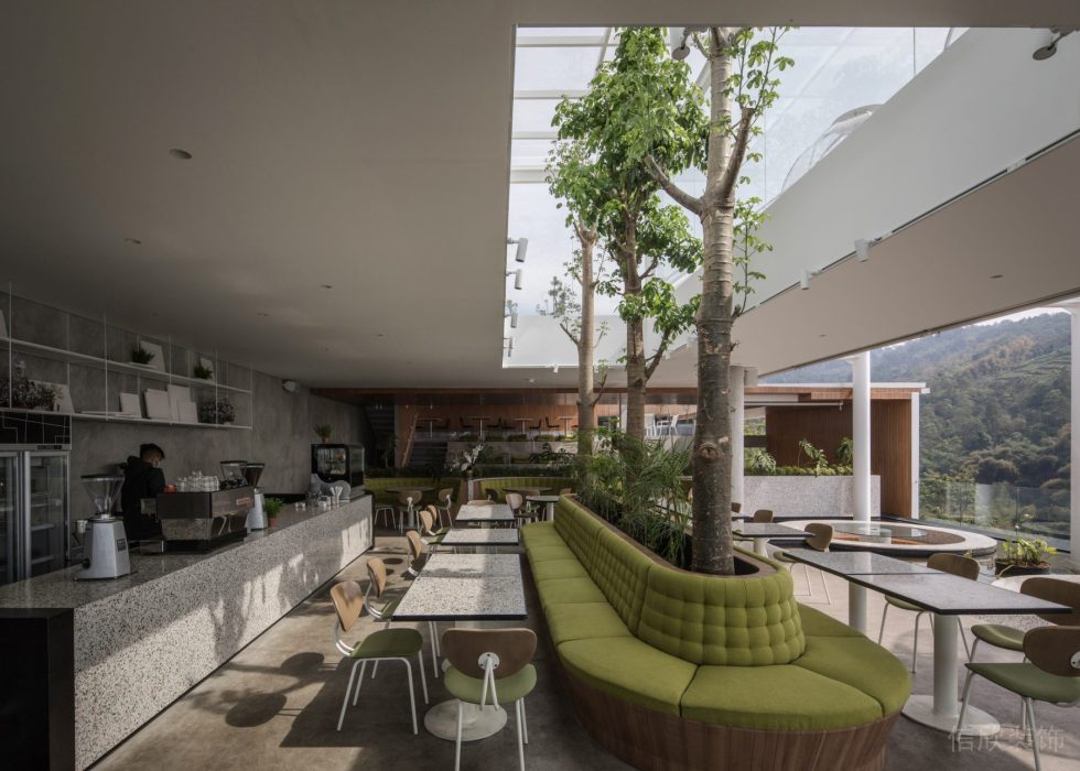 深圳南山生態(tài)多功能餐廳綠色休息沙發(fā)裝修設(shè)計