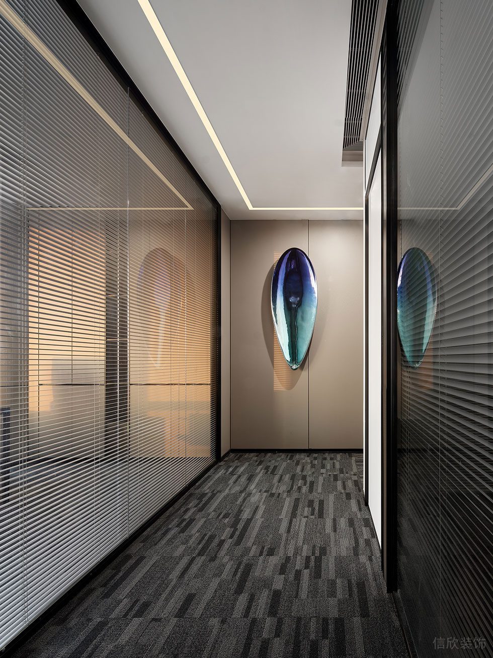 深圳南山中心區(qū)天利中央廣場現(xiàn)代極簡風(fēng)辦公室裝修工程 過道