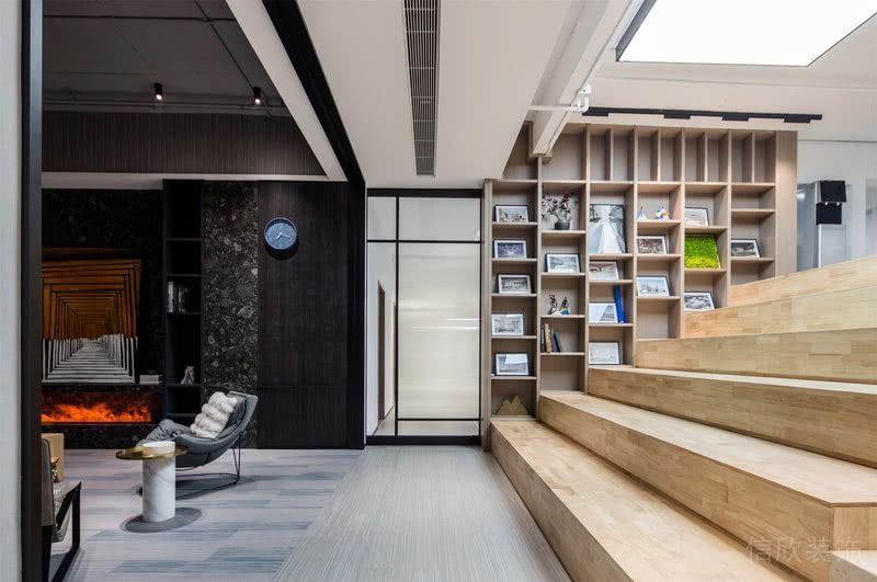 深圳南山卓越前海壹號(hào)公司現(xiàn)代簡(jiǎn)約原木風(fēng)格裝修設(shè)計(jì)方案 休息區(qū)書梯