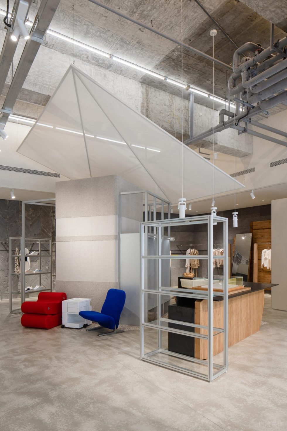 現(xiàn)代風(fēng)服裝店旗艦店裝修設(shè)計(jì)-大廳