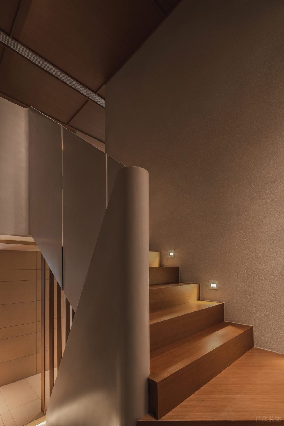 深圳市福田區(qū)保稅區(qū)新中式風蘭美容抗衰中心裝修設計實景效果圖-實木旋轉(zhuǎn)樓梯