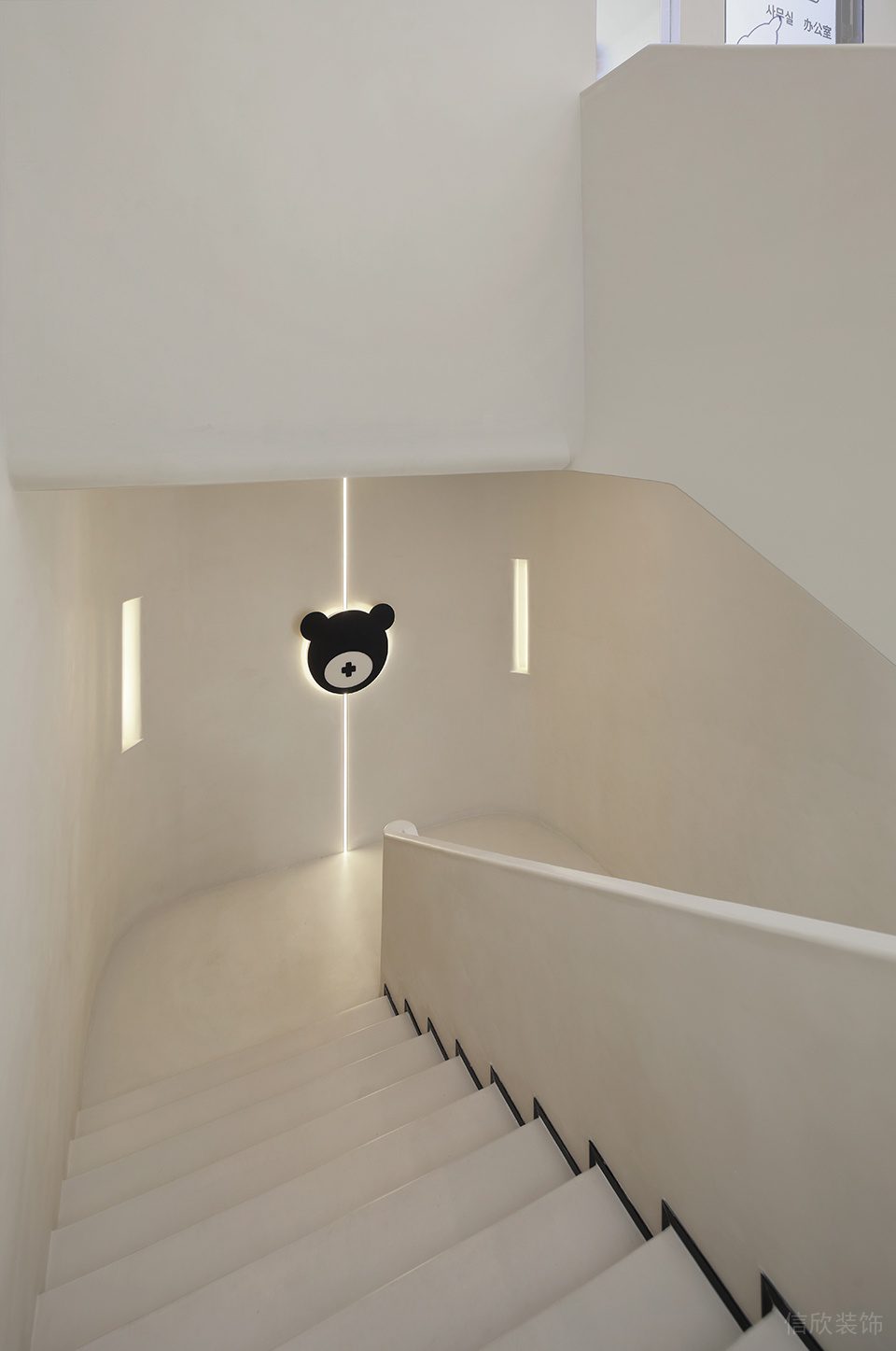 深圳市福田區(qū)車公廟現(xiàn)代風(fēng)abear Beauty愛小熊醫(yī)療美容裝修設(shè)計效果圖-暖色簡約樓梯 深圳市福田區(qū)車公廟現(xiàn)代風(fēng)abear Beauty愛小熊醫(yī)療美容裝修設(shè)計效果圖-暖色簡約樓梯