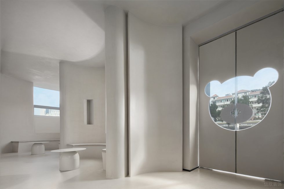 深圳市福田區(qū)車公廟現(xiàn)代風(fēng)abear Beauty愛小熊醫(yī)療美容裝修設(shè)計效果圖-白色卡通造型入戶門 深圳市福田區(qū)車公廟現(xiàn)代風(fēng)abear Beauty愛小熊醫(yī)療美容裝修設(shè)計效果圖-白色卡通造型入戶門