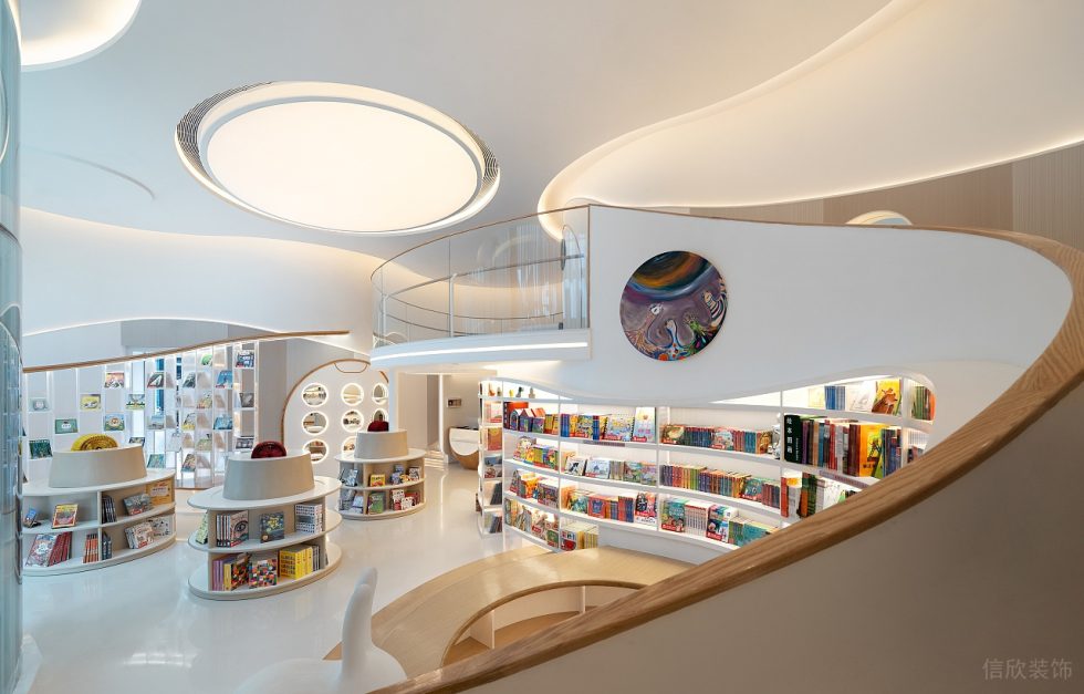 大型書(shū)店曲面的流線型的樓梯造型天花吊頂