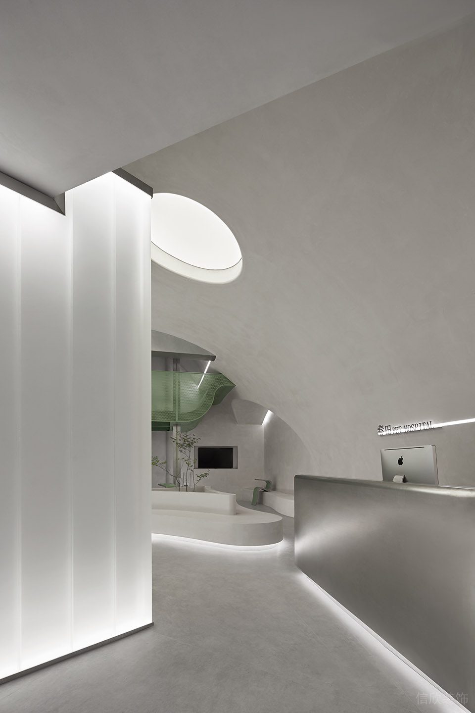 深圳市龍崗區(qū)龍崗中心城春田寵物醫(yī)院裝修設(shè)計(jì)-不銹鋼帶燈條前臺(tái)二 深圳市龍崗區(qū)龍崗中心城春田寵物醫(yī)院裝修設(shè)計(jì)-不銹鋼帶燈條前臺(tái)二