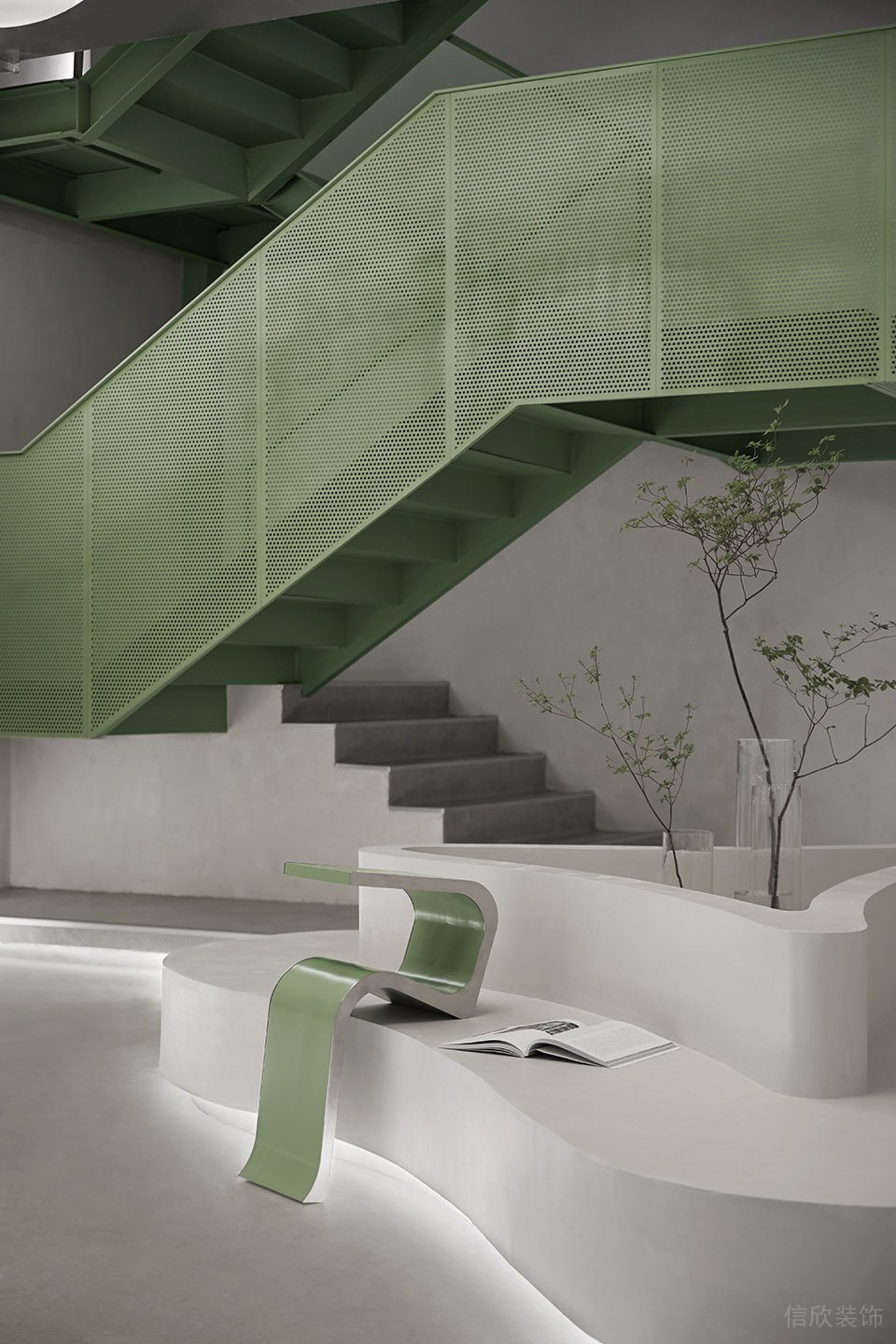 深圳市龍崗區(qū)龍崗中心城春田寵物醫(yī)院裝修設(shè)-綠色不銹鋼樓梯 深圳市龍崗區(qū)龍崗中心城春田寵物醫(yī)院裝修設(shè)-綠色不銹鋼樓梯