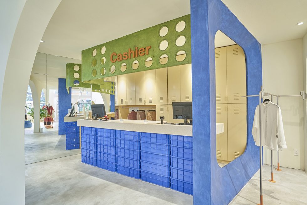 深圳市龍崗區(qū)坪地現(xiàn)代風(fēng)服裝店libe旗艦裝修設(shè)計(jì) 前臺