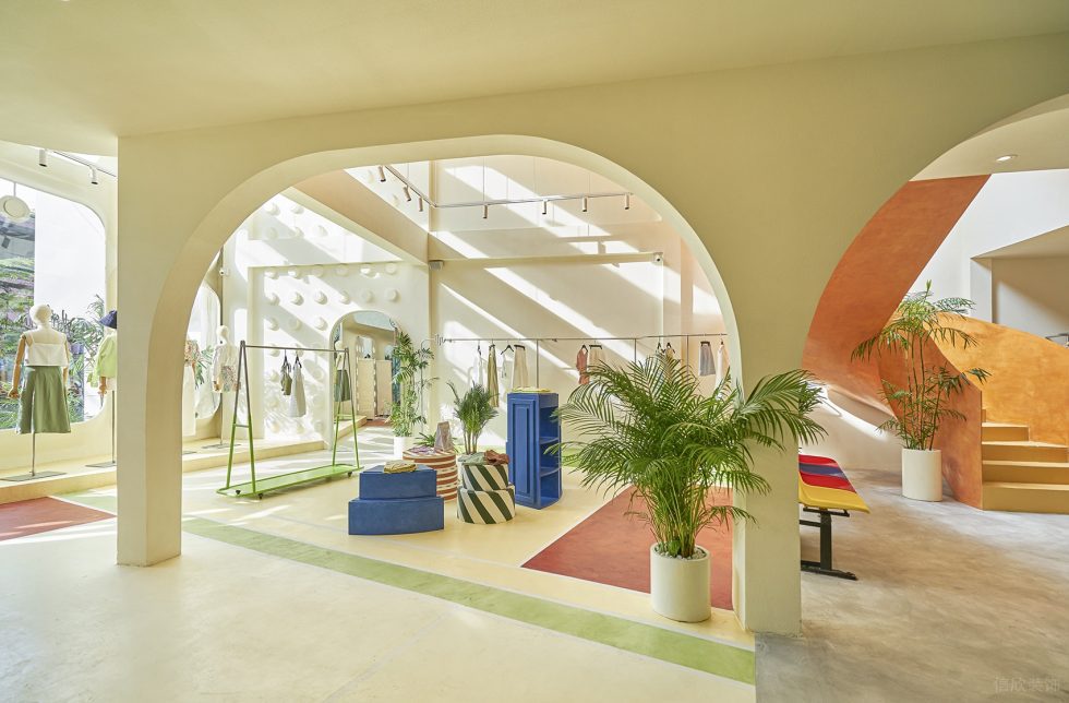 深圳市龍崗區(qū)坪地現(xiàn)代風(fēng)服裝店libe旗艦裝修設(shè)計(jì) 島臺