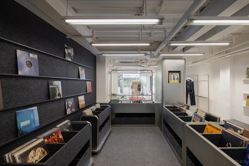 深圳市龍崗區(qū)平湖工業(yè)風(fēng)服裝店裝修設(shè)計 雜志區(qū) 深圳市龍崗區(qū)平湖工業(yè)風(fēng)服裝店裝修設(shè)計 雜志區(qū)