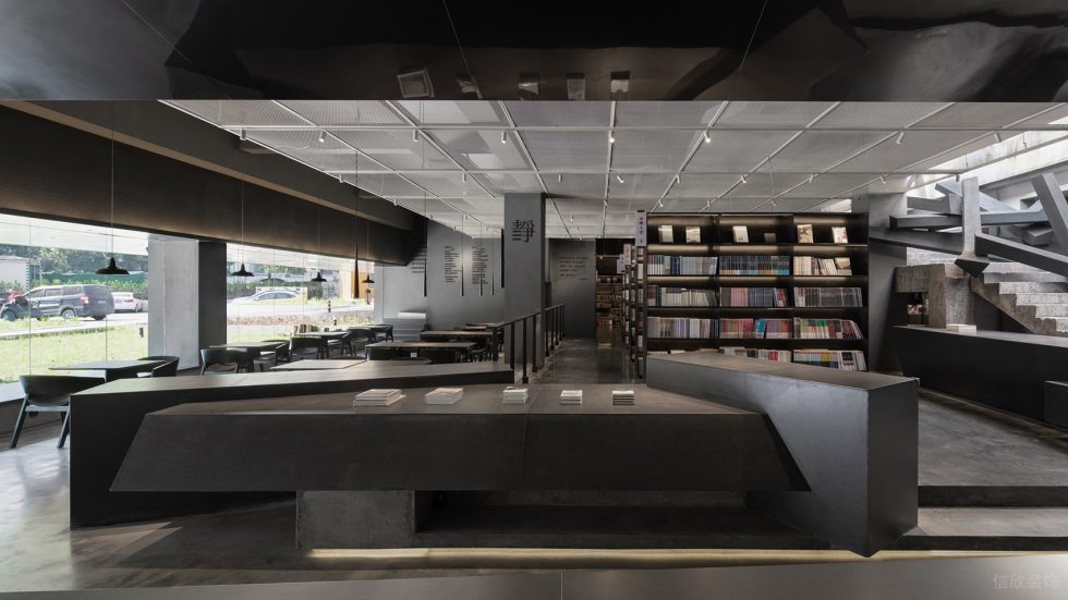 深圳市羅湖區(qū)翠竹止間麓山南現(xiàn)代風書店裝修設(shè)計實景圖-幾何藝術(shù)展臺 深圳市羅湖區(qū)翠竹止間麓山南現(xiàn)代風書店裝修設(shè)計實景圖-幾何藝術(shù)展臺