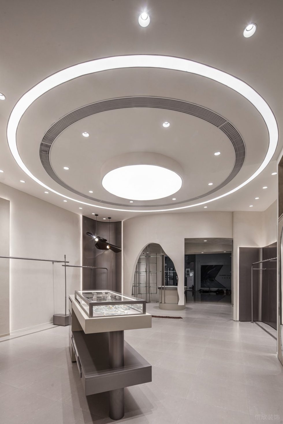 深圳市龍華區(qū)觀瀾服裝買手店裝修設(shè)計(jì) 首飾展柜