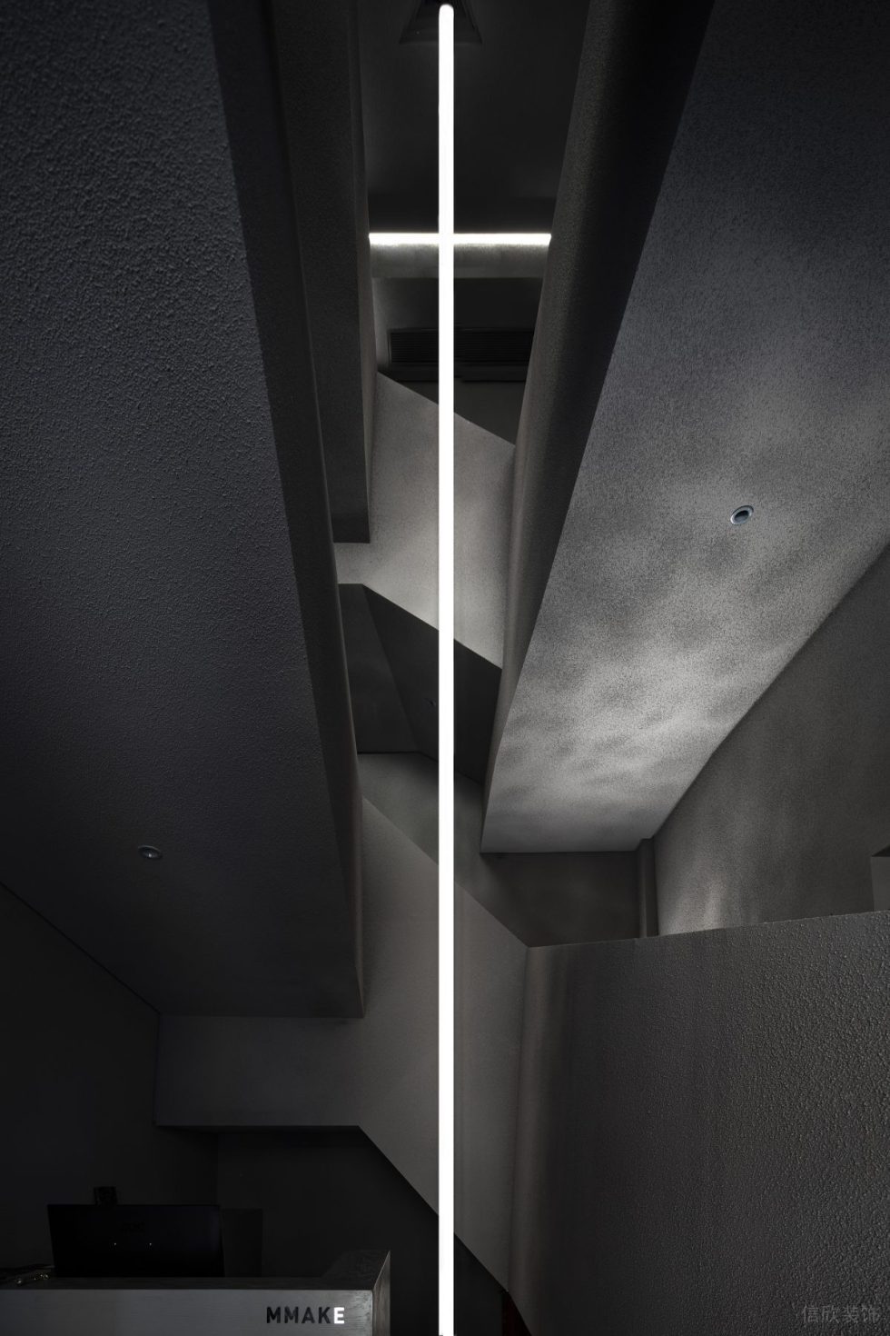 深圳市羅湖區(qū)蓮塘現(xiàn)代風(fēng)原創(chuàng)首飾品牌店·峻造匠人工坊裝修設(shè)計-前臺