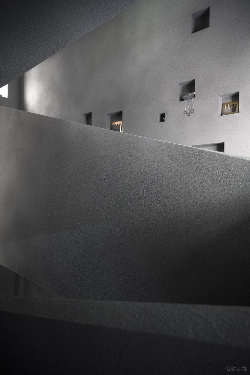 深圳市羅湖區(qū)蓮塘現(xiàn)代風(fēng)原創(chuàng)首飾品牌店·峻造匠人工坊裝修設(shè)計-墻面首飾展區(qū)