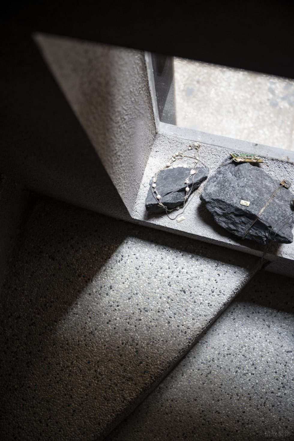 深圳市羅湖區(qū)蓮塘現(xiàn)代風(fēng)原創(chuàng)首飾品牌店·峻造匠人工坊裝修設(shè)計-細節(jié)二