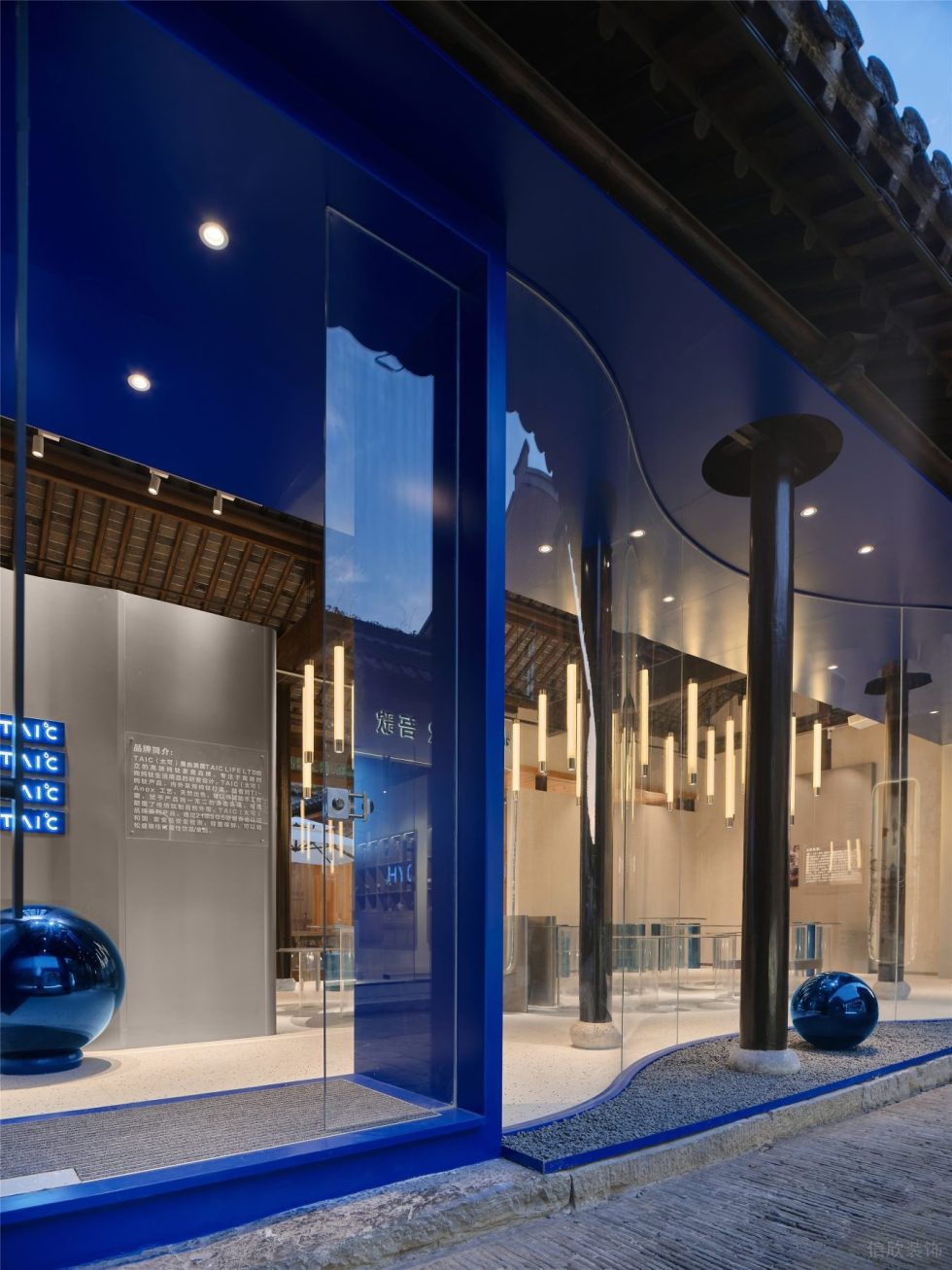 深圳市南山區(qū)后海taic工藝品店裝修設(shè)計實景圖-街景視覺二